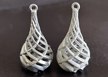 しずく型チャーム